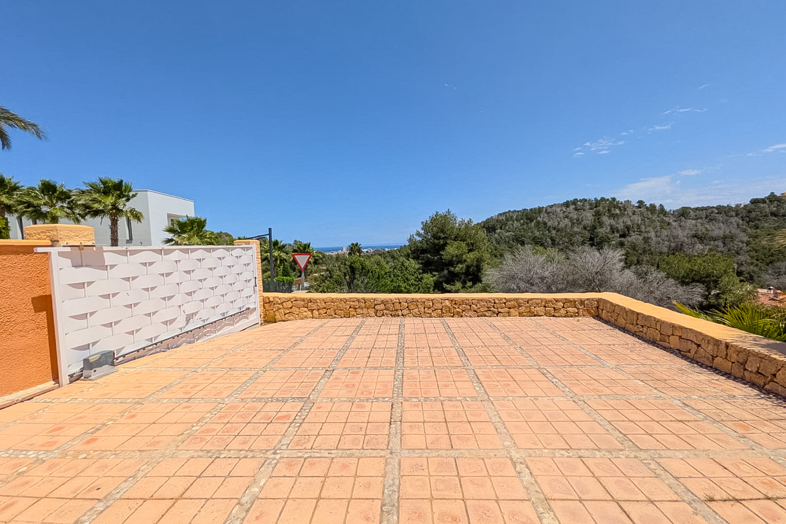 Charming Mediterranean 3 bed Villa with Sea Views for Sale in Jávea with The White Collection