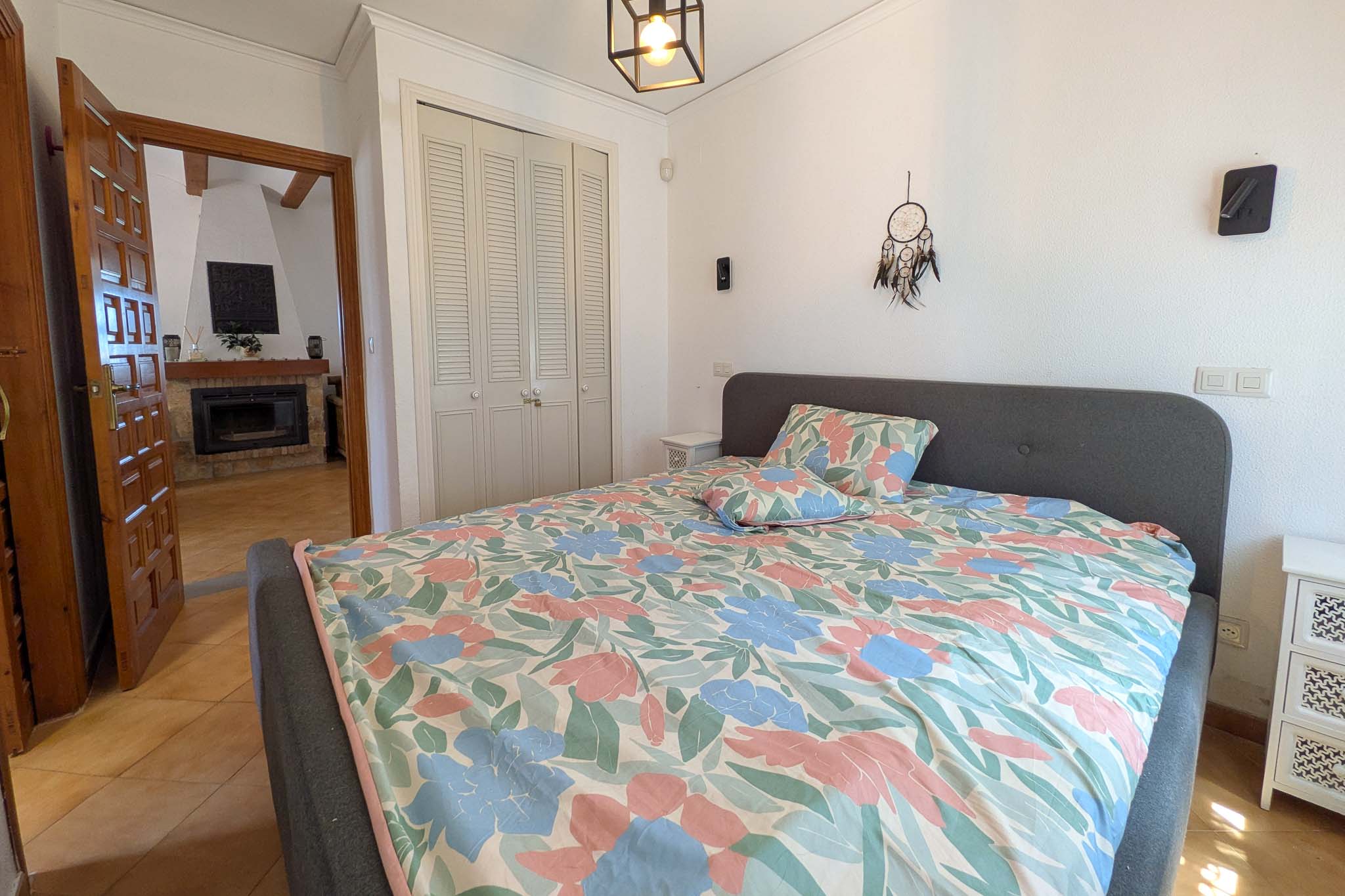 Прекрасная вилла с 4 спальнями и видом на море на продажу в Дении, Ла Педрера