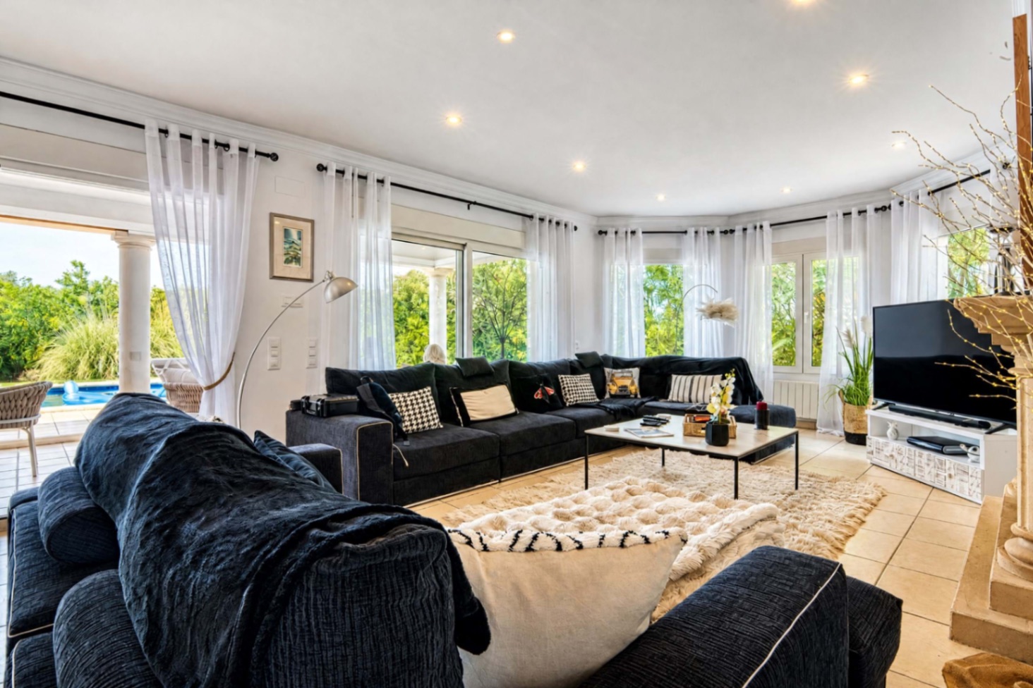 Elegant Mediterranean 3 bed Villa with Panoramic Views for sale in Puerta Fenicía, Javea