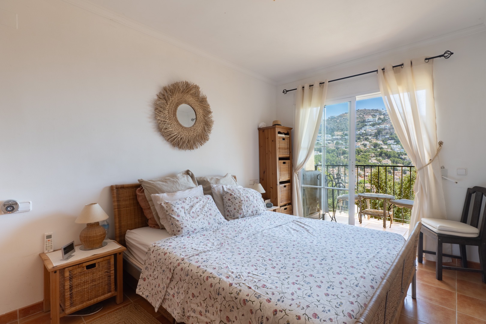 Una impressionant casa adossada de 2 habitacions amb vistes panoràmiques al mar impresionants en venda a Altea Hills.