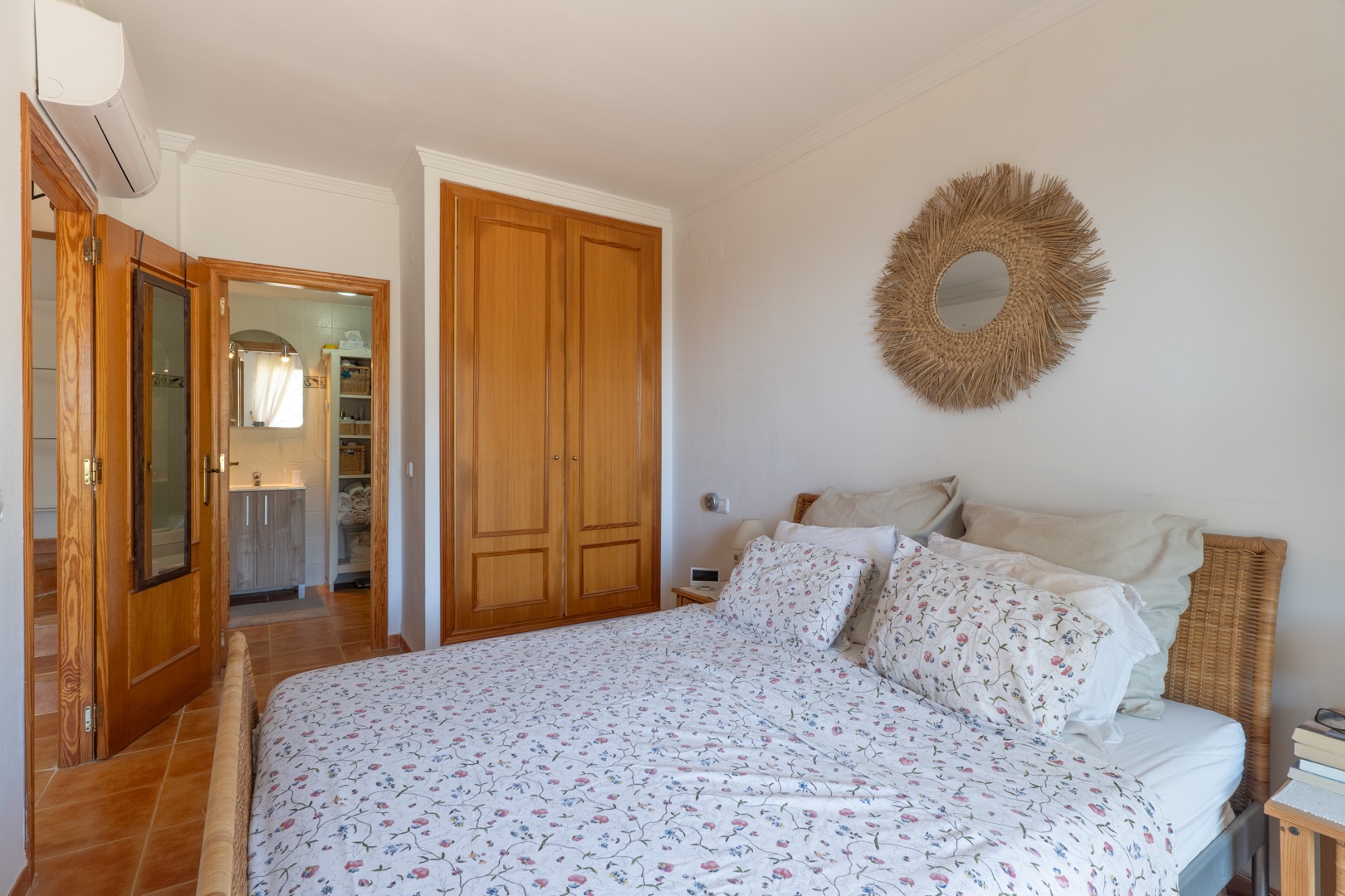 Una impressionant casa adossada de 2 habitacions amb vistes panoràmiques al mar impresionants en venda a Altea Hills.