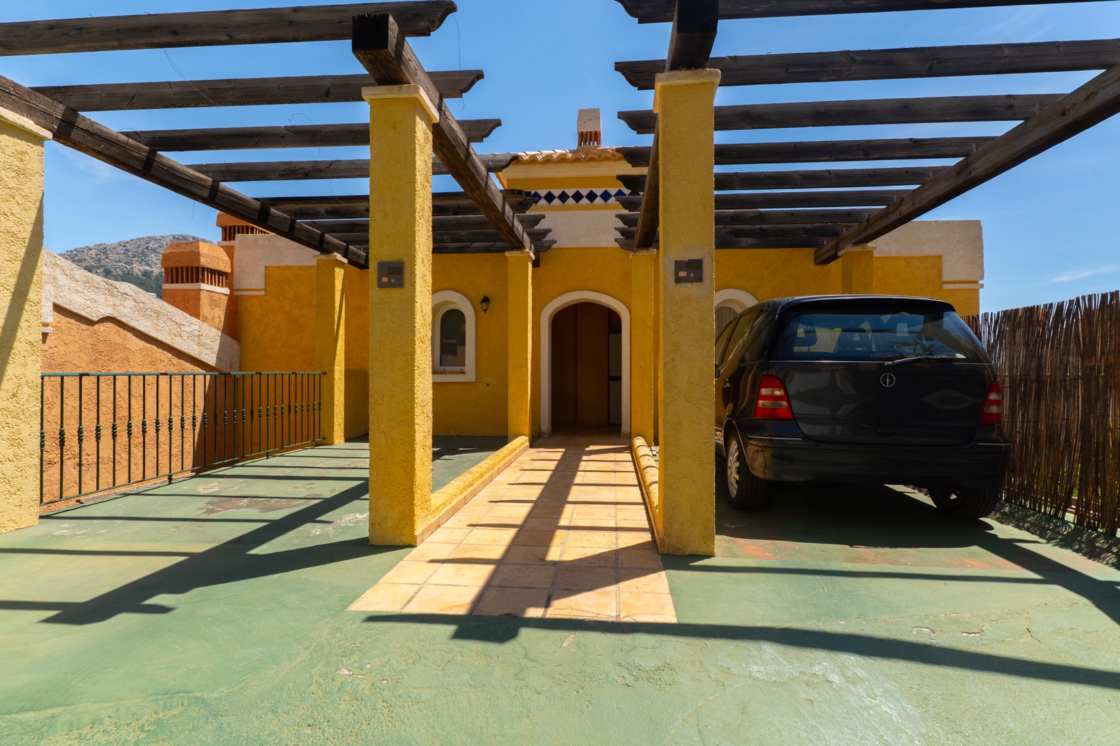 Una impressionant casa adossada de 2 habitacions amb vistes panoràmiques al mar impresionants en venda a Altea Hills.