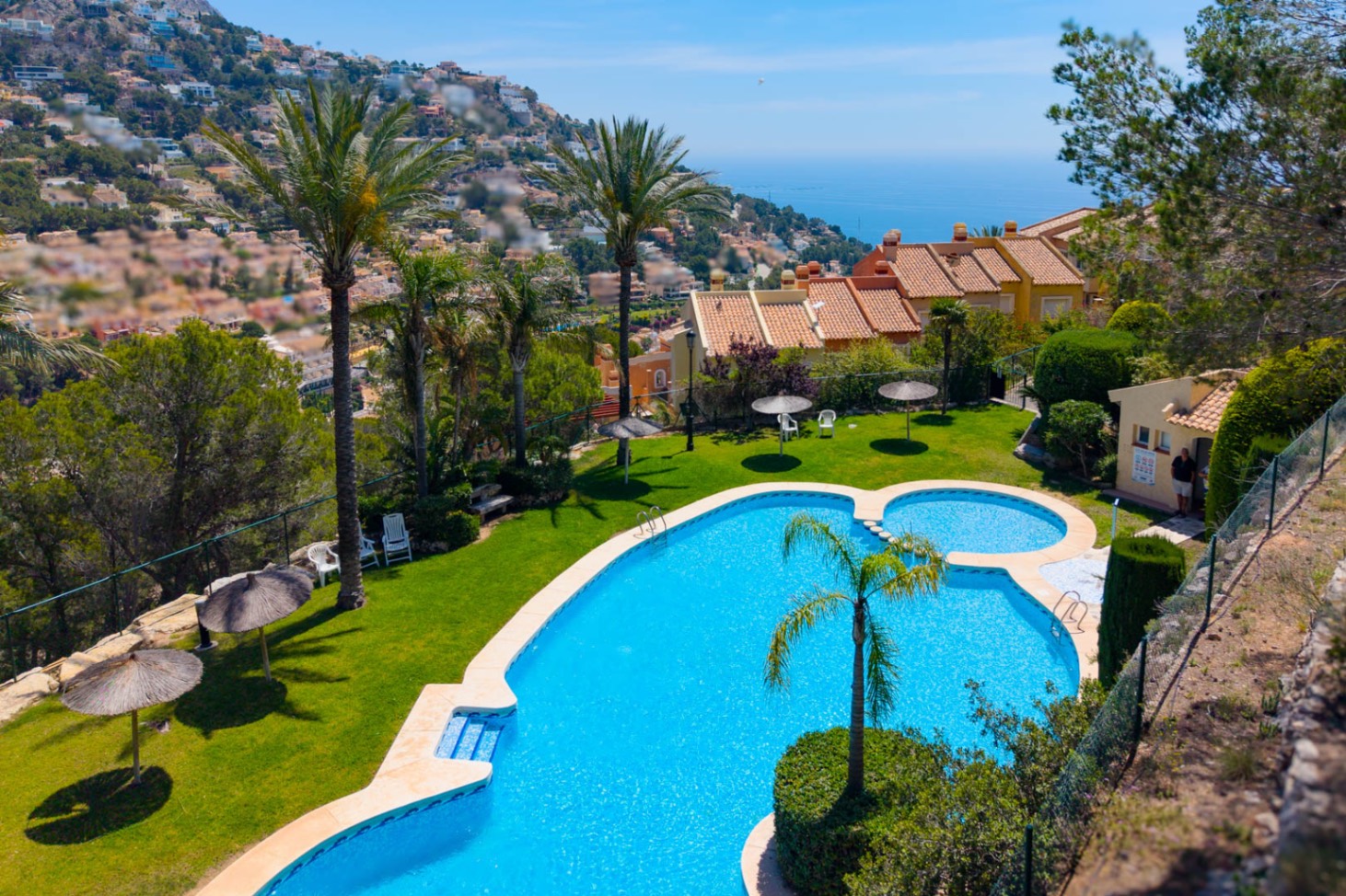 Una impressionant casa adossada de 2 habitacions amb vistes panoràmiques al mar impresionants en venda a Altea Hills.