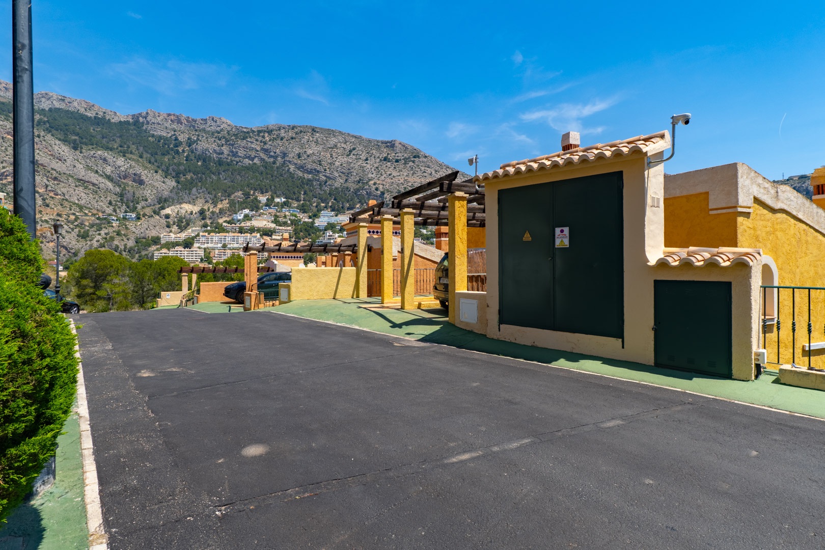 Una impressionant casa adossada de 2 habitacions amb vistes panoràmiques al mar impresionants en venda a Altea Hills.