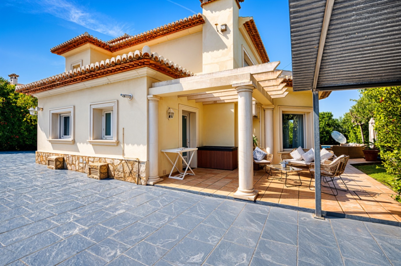 Elegant Mediterranean 3 bed Villa with Panoramic Views for sale in Puerta Fenicía, Javea