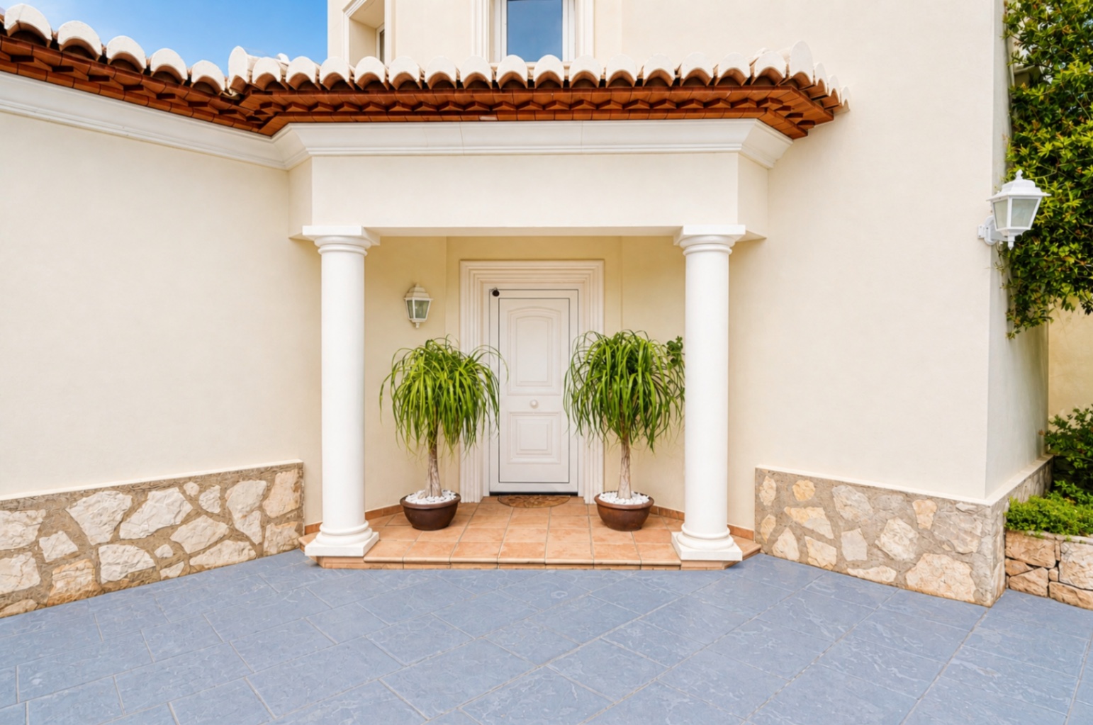 Elegant Mediterranean 3 bed Villa with Panoramic Views for sale in Puerta Fenicía, Javea