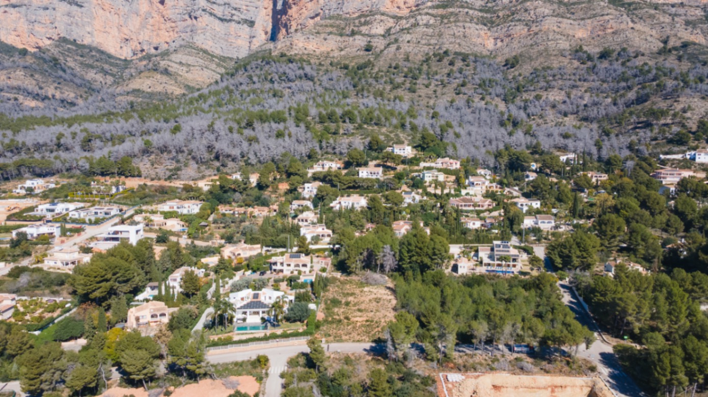 Villa de lujo de 5 dormitorios con vistas panorámicas en venta en el Montgó en Jávea.