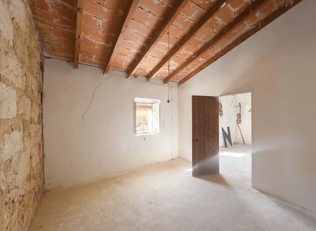 Casa adosada única en venta con licencia de construcción y permiso de planificación completos
