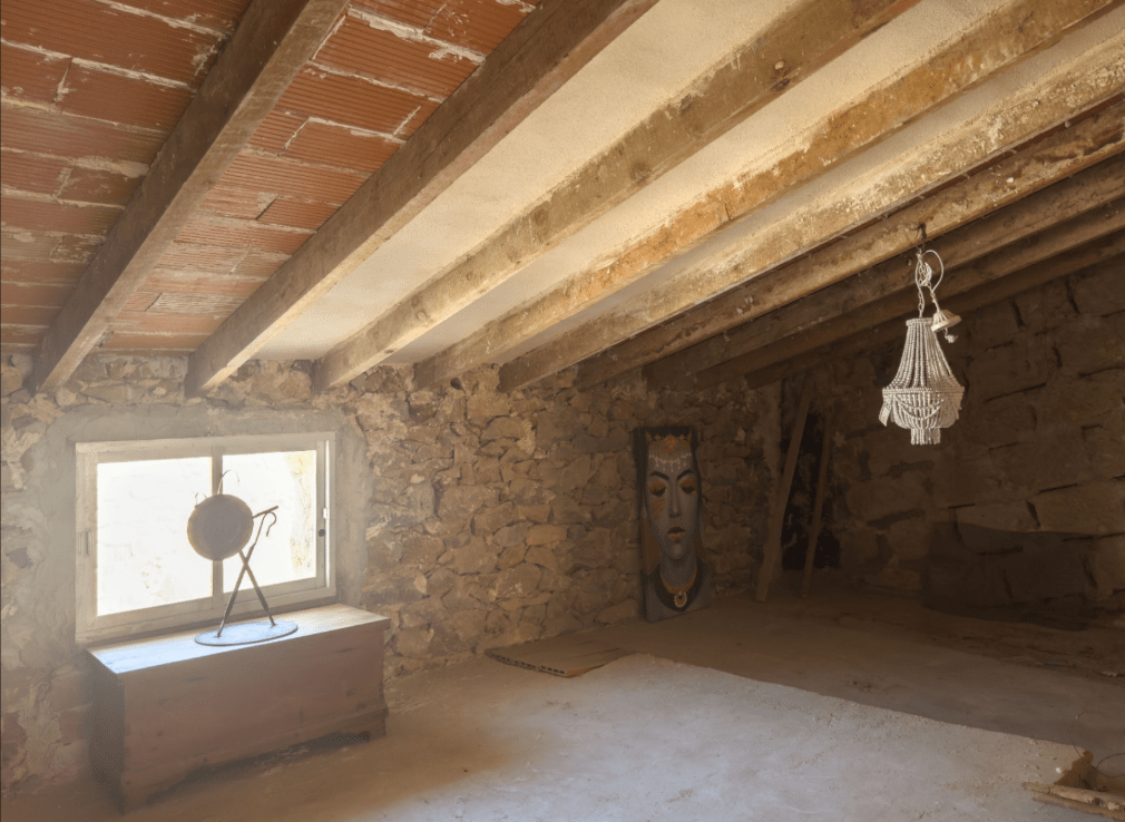 Casa adosada única en venta con licencia de construcción y permiso de planificación completos