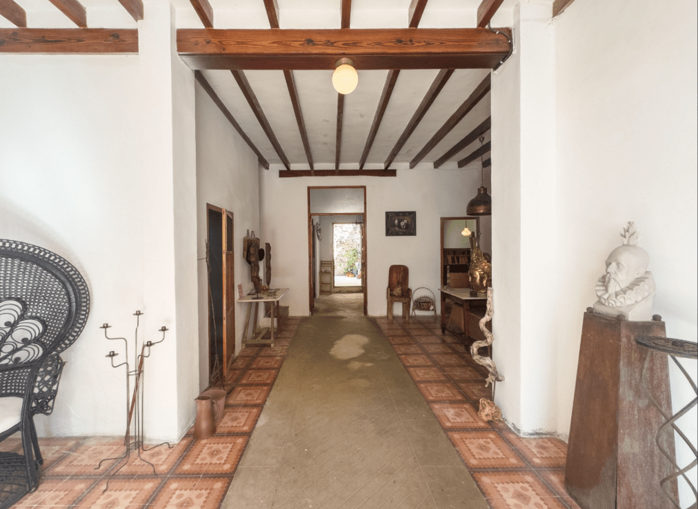 Casa adosada única en venta con licencia de construcción y permiso de planificación completos
