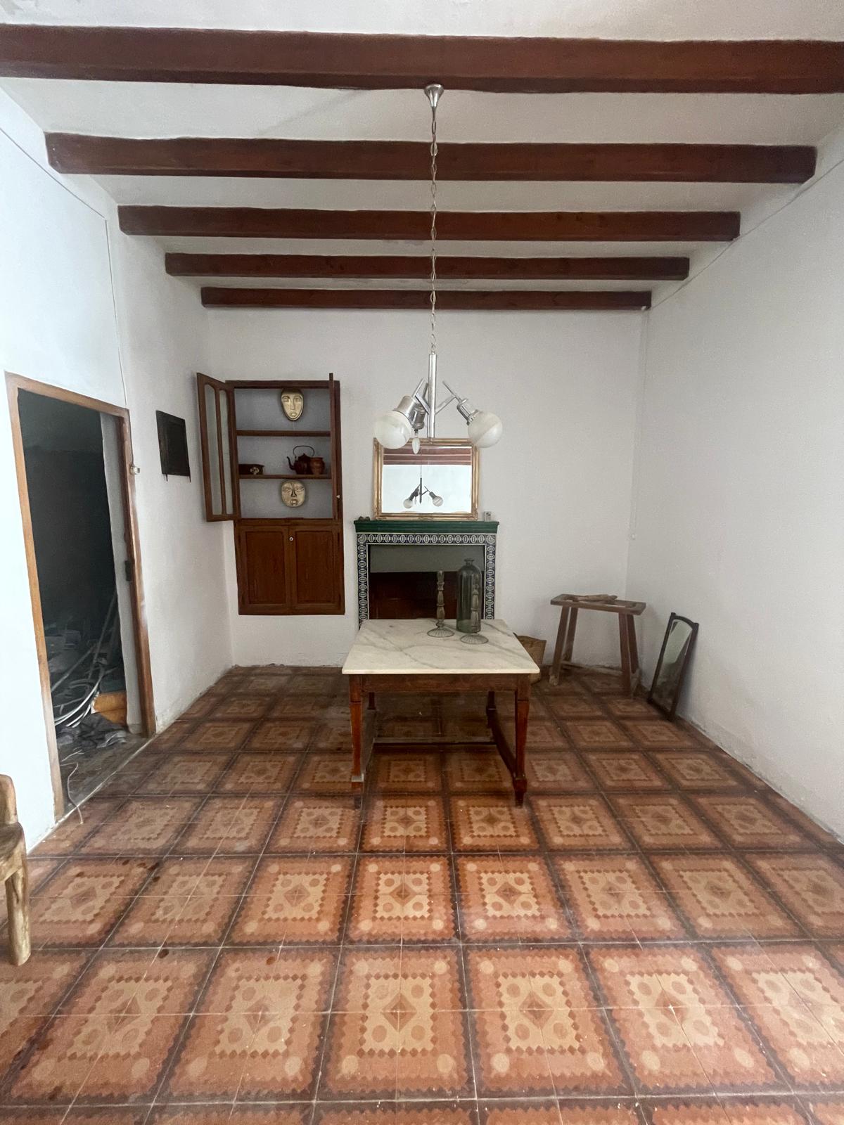 Casa adosada única en venta con licencia de construcción y permiso de planificación completos