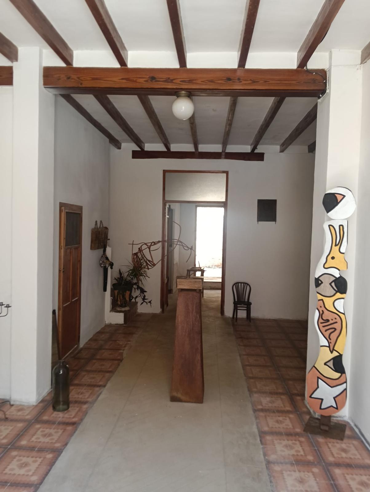 Casa adosada única en venta con licencia de construcción y permiso de planificación completos