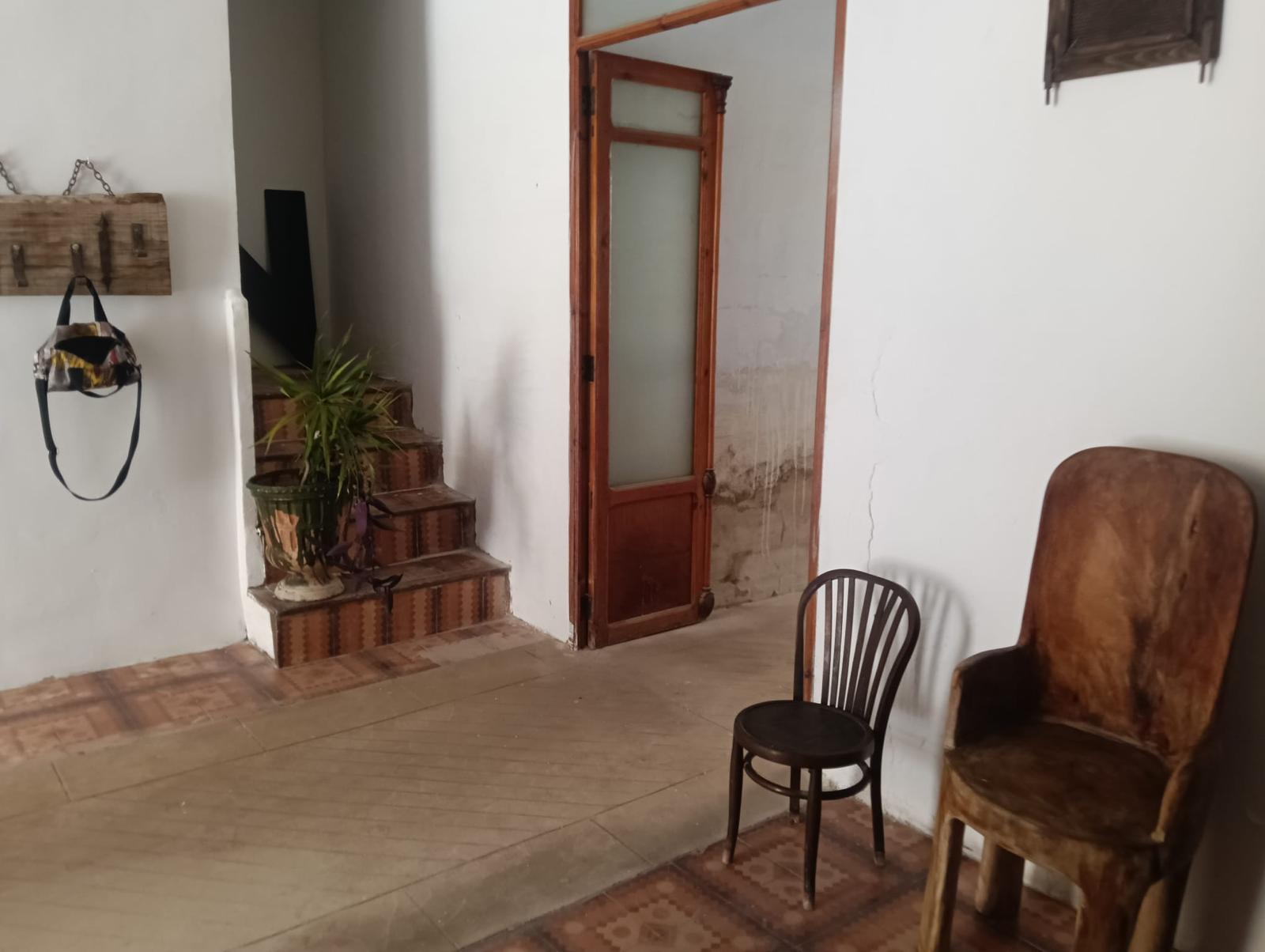 Casa adosada única en venta con licencia de construcción y permiso de planificación completos