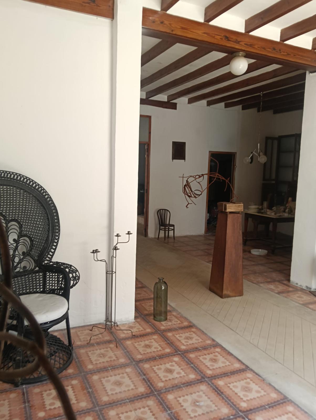Casa adosada única en venta con licencia de construcción y permiso de planificación completos