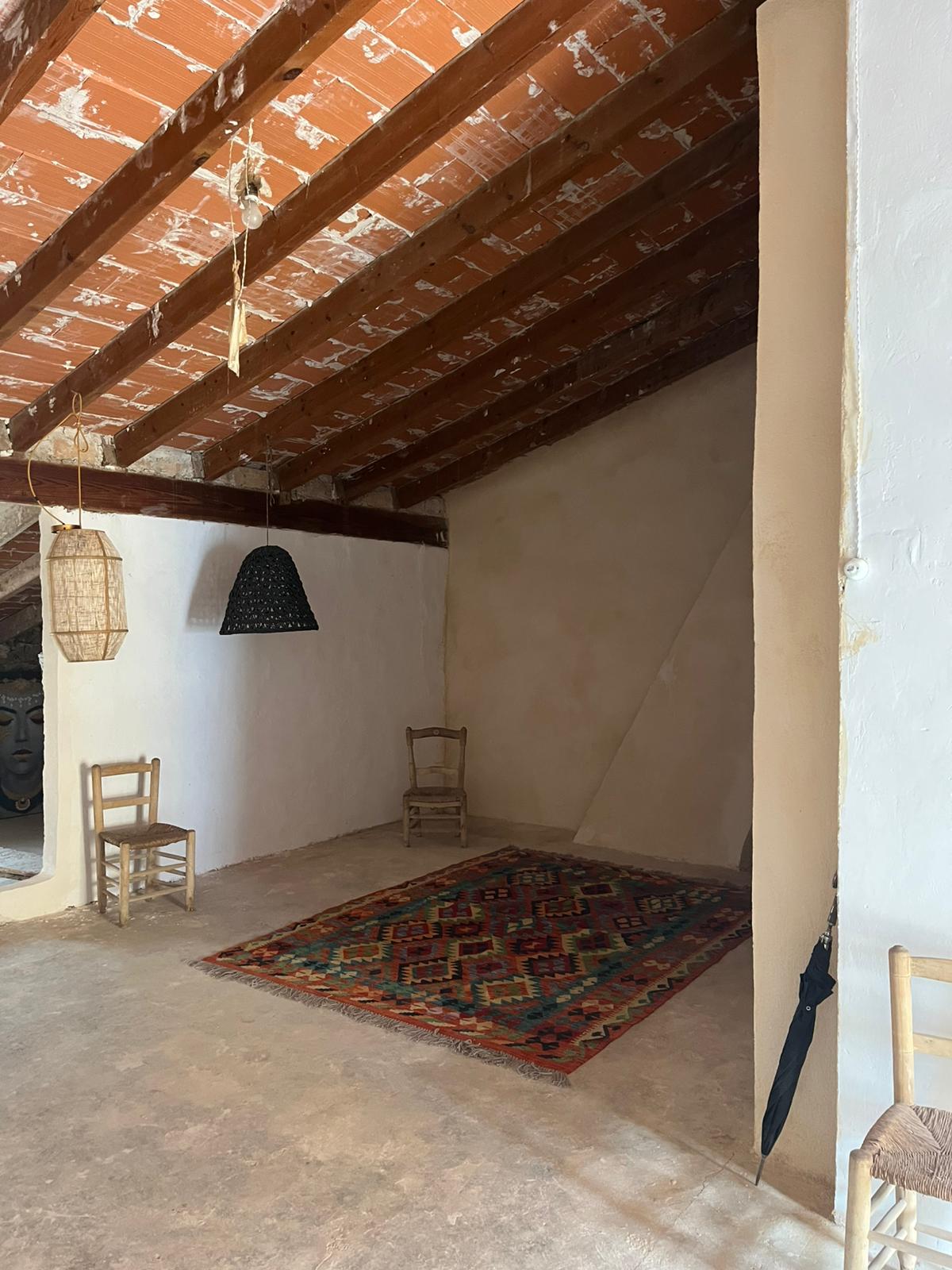 Casa adosada única en venta con licencia de construcción y permiso de planificación completos