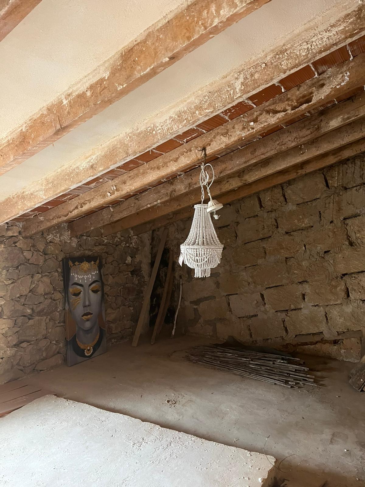 Casa adosada única en venta con licencia de construcción y permiso de planificación completos