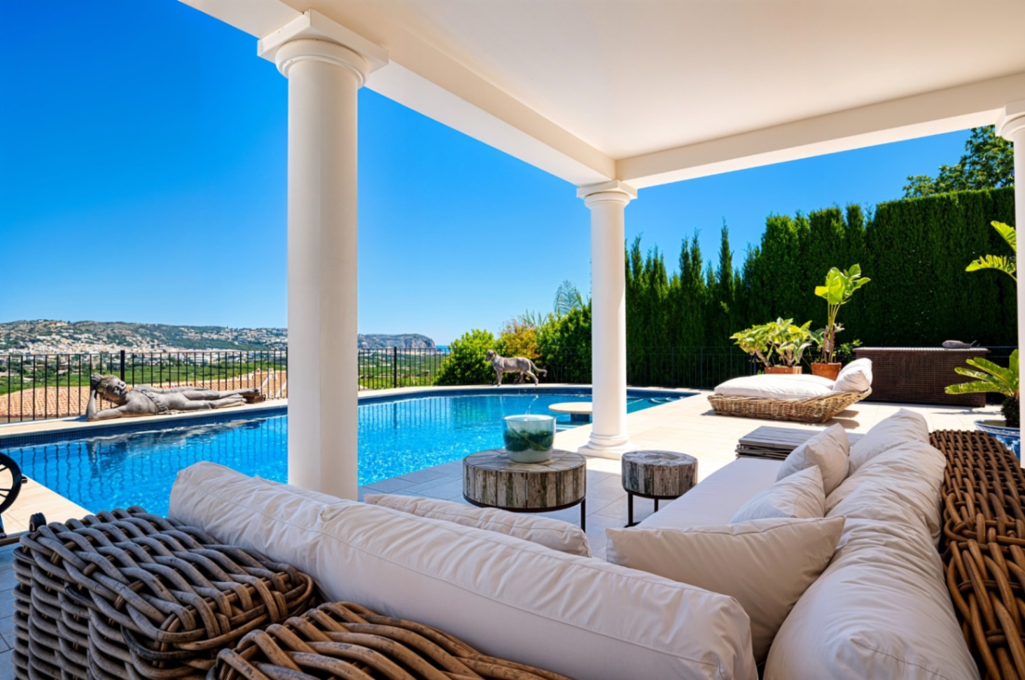 Modern 4 bed Villa with Panoramic Sea &amp; Montgó Mountain Views for sale in Javea