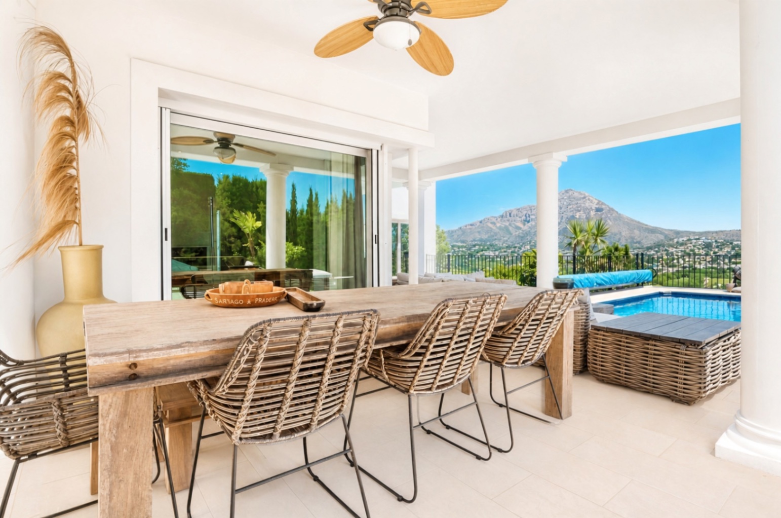Modern 4 bed Villa with Panoramic Sea &amp; Montgó Mountain Views for sale in Javea