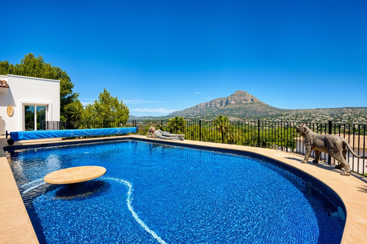 Modern 4 bed Villa with Panoramic Sea &amp; Montgó Mountain Views for sale in Javea