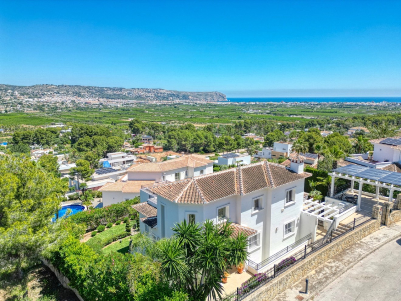 Modern 4 bed Villa with Panoramic Sea &amp; Montgó Mountain Views for sale in Javea