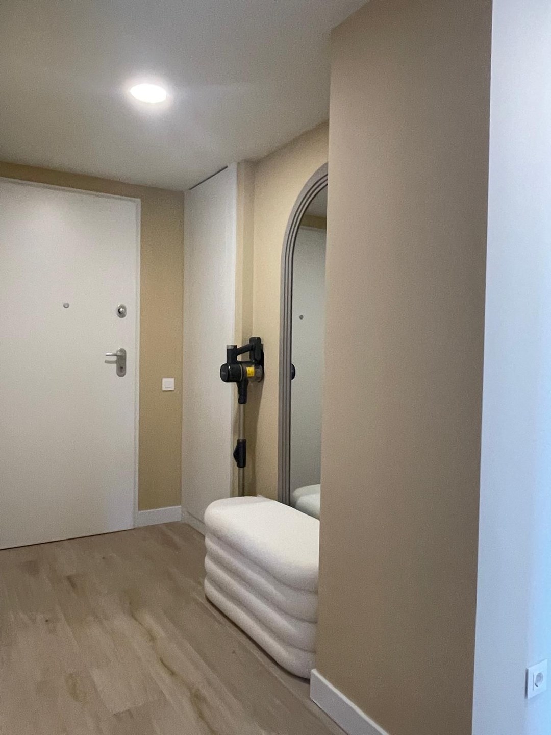 Apartamento moderno de nueva construcción en planta baja de 2 habitaciones a pocos pasos del puerto de Javea.