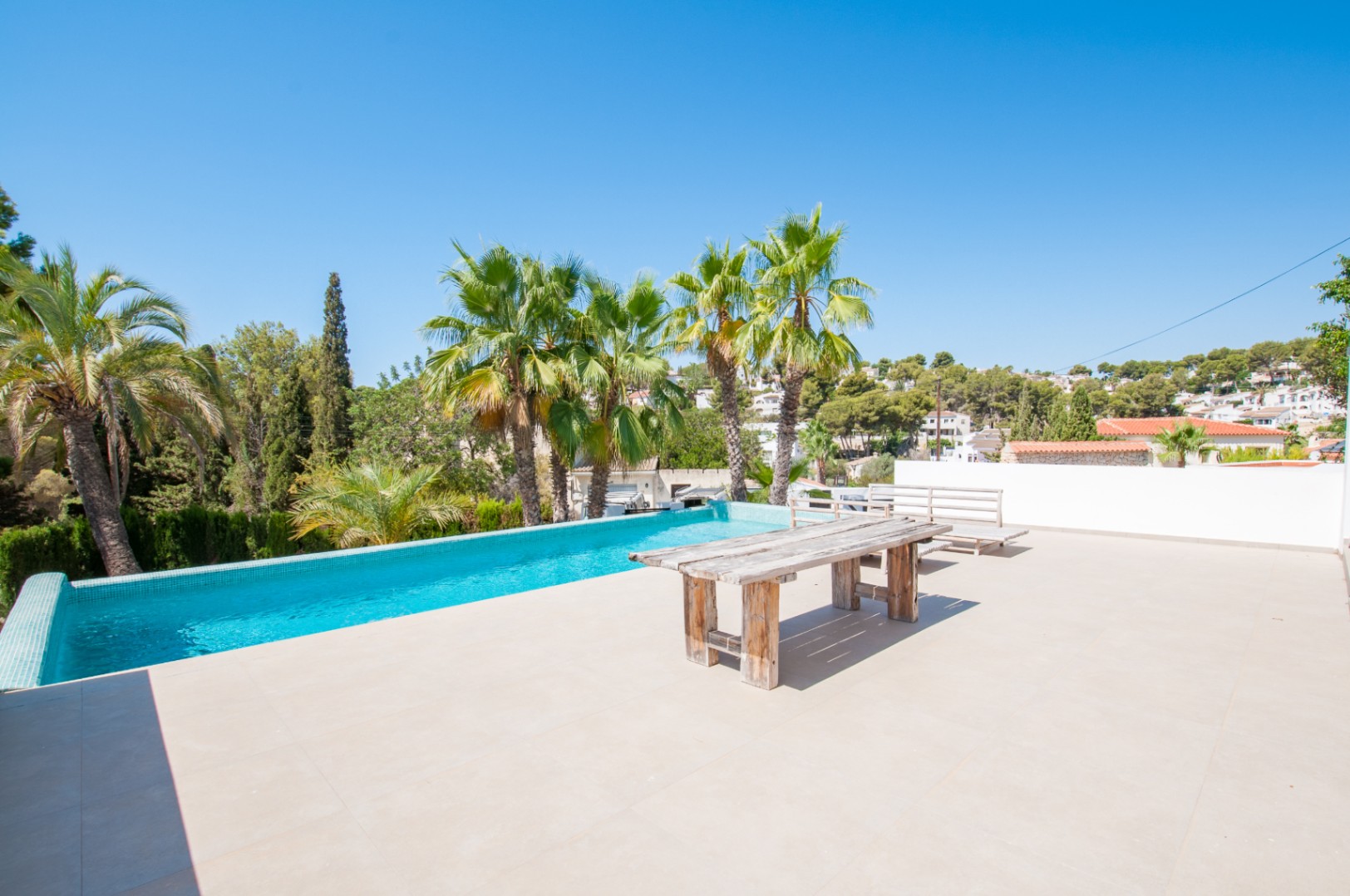 Willa w stylu ibizańskim z 4 sypialniami na sprzedaż w Moraira, obok plaży El Portet.