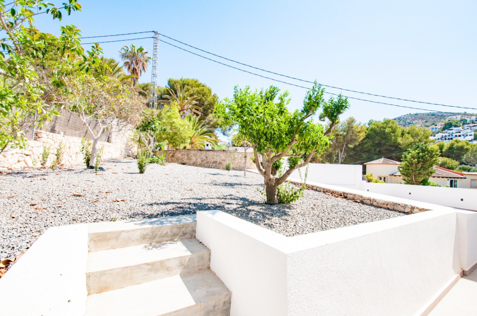 Willa w stylu ibizańskim z 4 sypialniami na sprzedaż w Moraira, obok plaży El Portet.