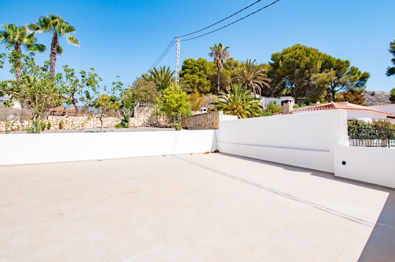 Willa w stylu ibizańskim z 4 sypialniami na sprzedaż w Moraira, obok plaży El Portet.