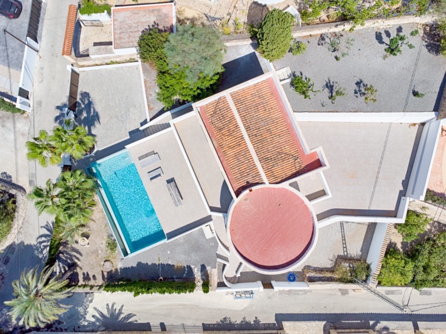 Willa w stylu ibizańskim z 4 sypialniami na sprzedaż w Moraira, obok plaży El Portet.