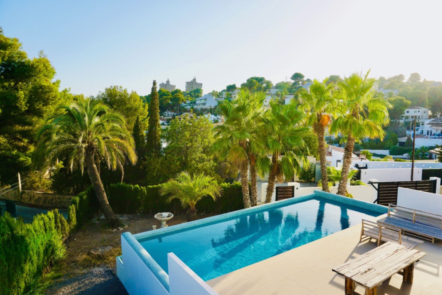 Willa w stylu ibizańskim z 4 sypialniami na sprzedaż w Moraira, obok plaży El Portet.