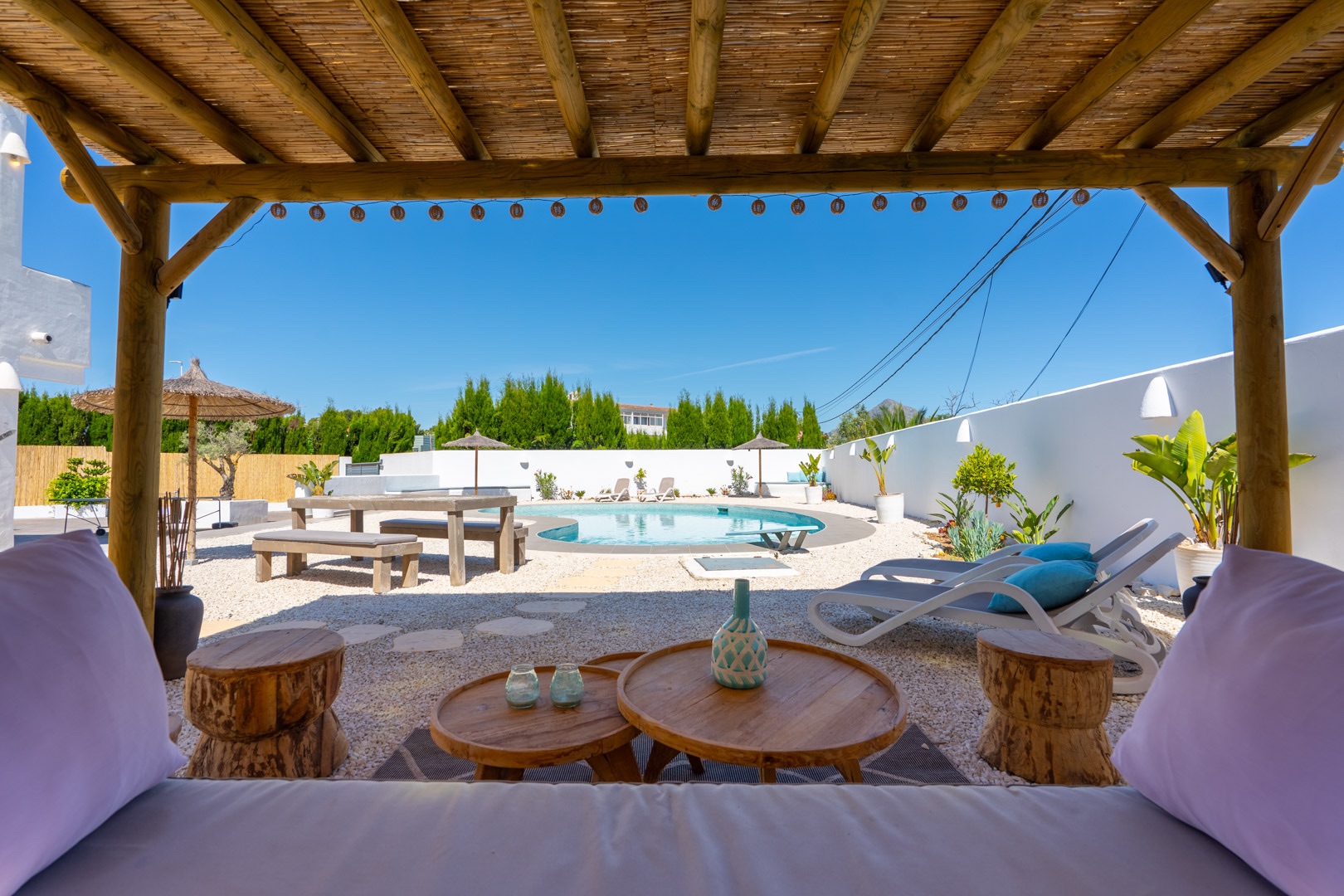 Ibicenco-stijl 6-slaapkamer villa te koop in Javea, dicht bij Arenal