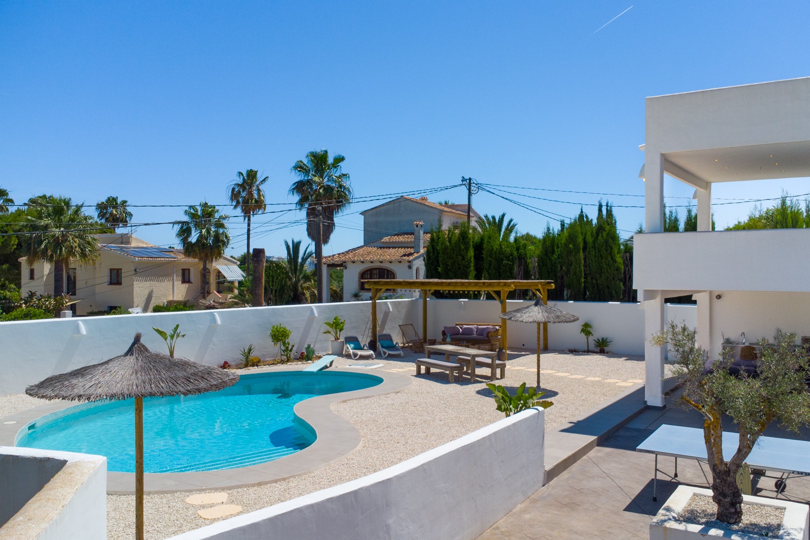 Ibicenco-stijl 6-slaapkamer villa te koop in Javea, dicht bij Arenal