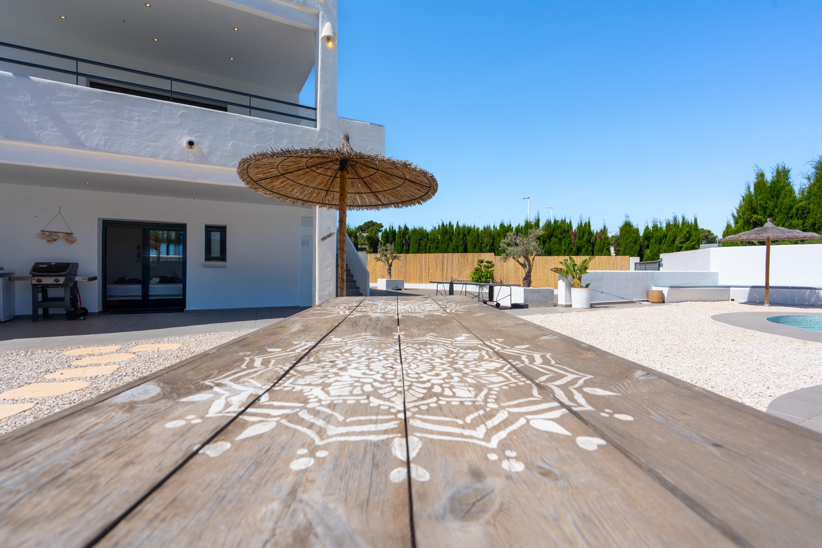 Ibicenco-stijl 6-slaapkamer villa te koop in Javea, dicht bij Arenal