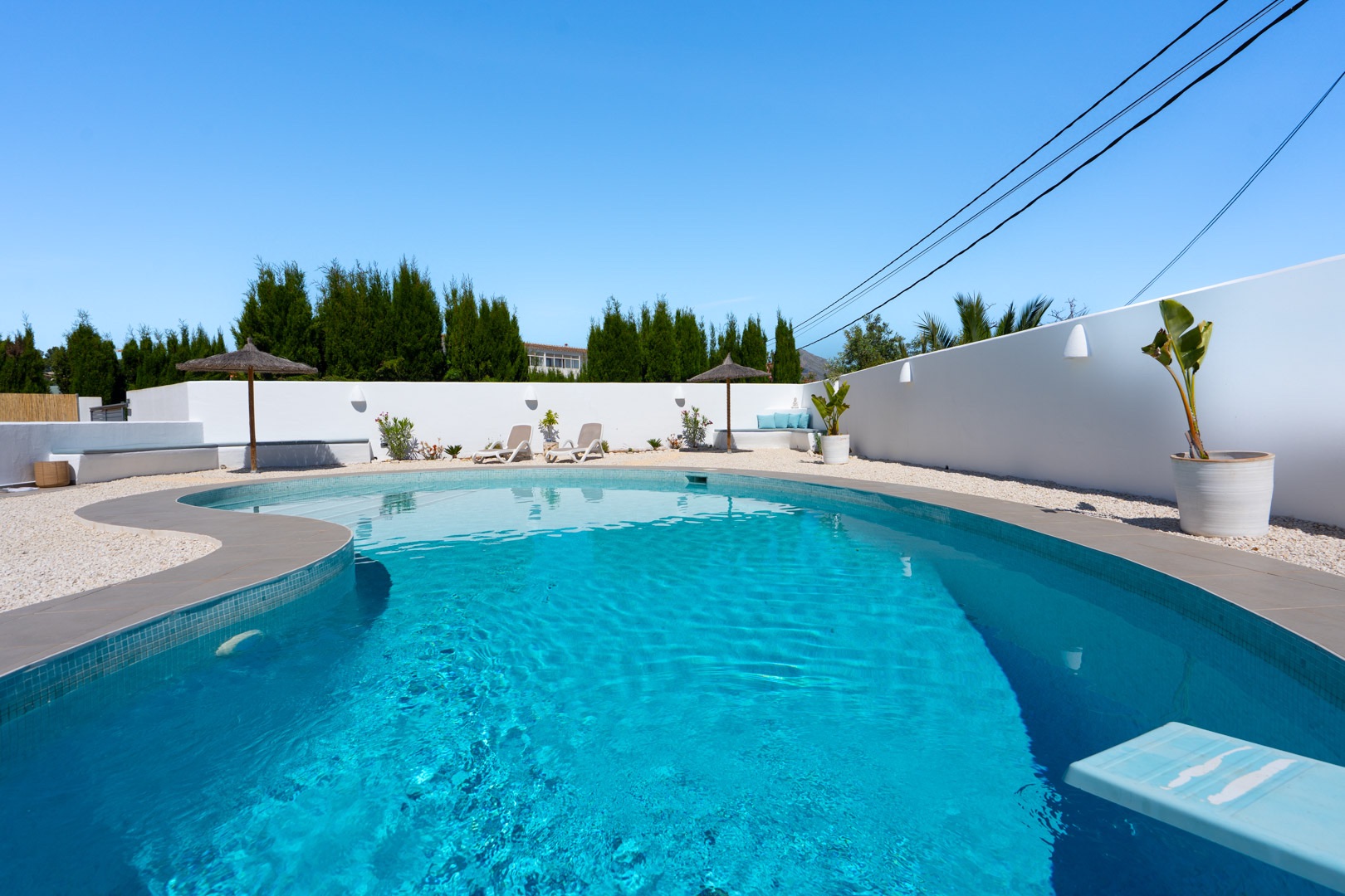 Ibicenco-stijl 6-slaapkamer villa te koop in Javea, dicht bij Arenal
