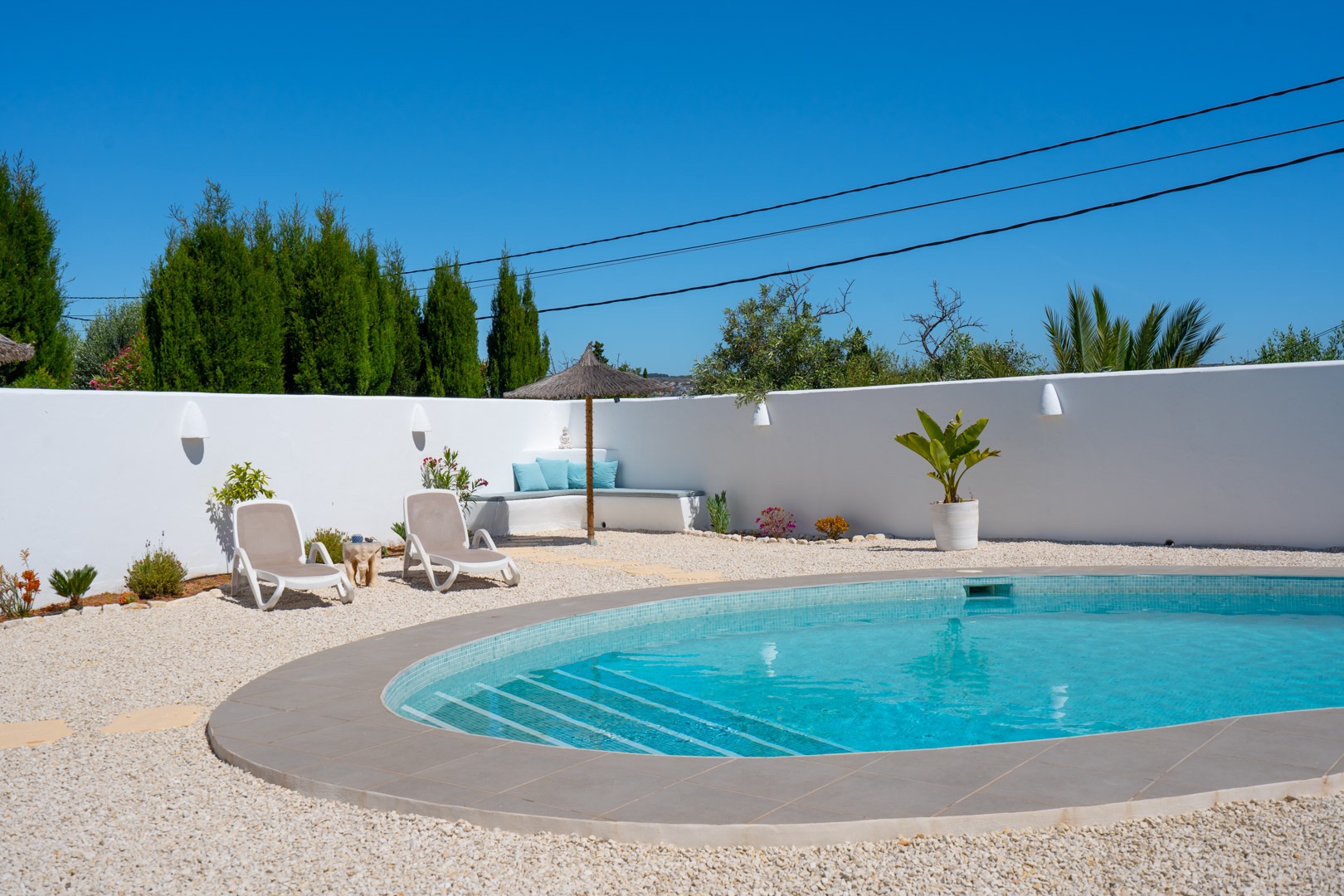 Ibicenco-stijl 6-slaapkamer villa te koop in Javea, dicht bij Arenal