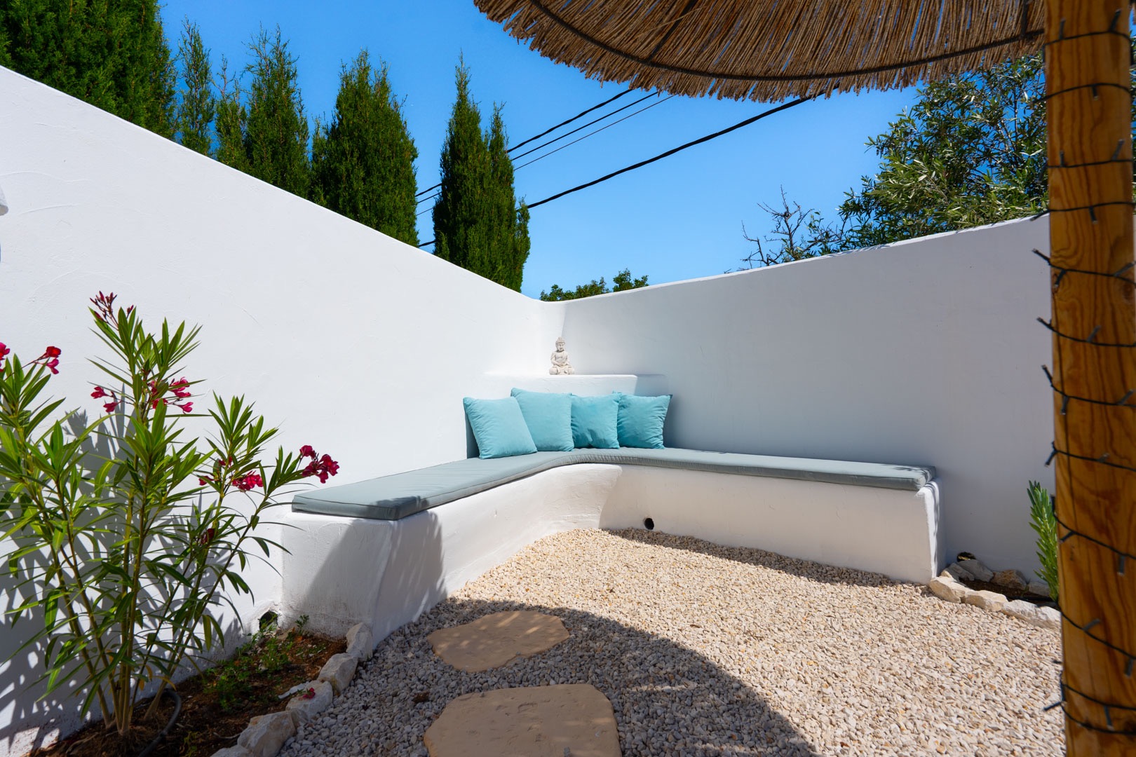 Ibicenco-stijl 6-slaapkamer villa te koop in Javea, dicht bij Arenal
