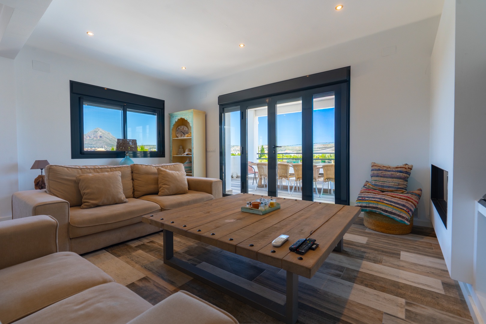 Ibicenco-stijl 6-slaapkamer villa te koop in Javea, dicht bij Arenal