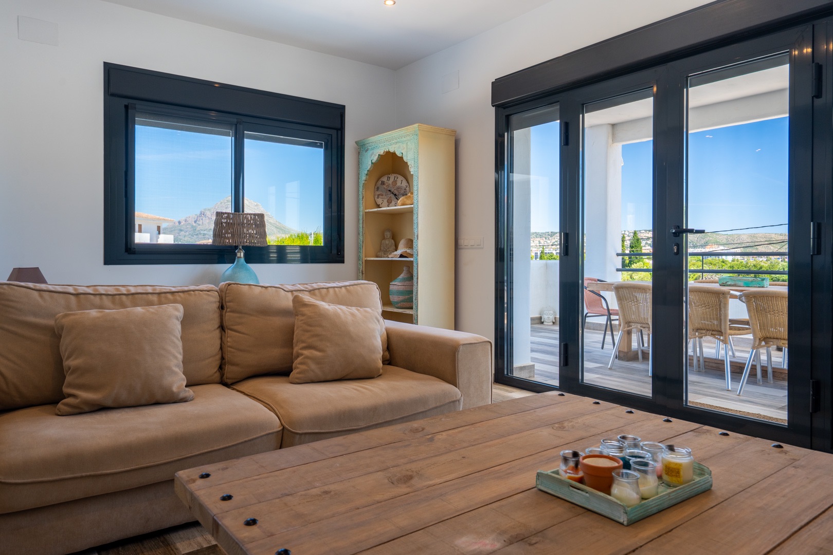 Ibicenco-stijl 6-slaapkamer villa te koop in Javea, dicht bij Arenal