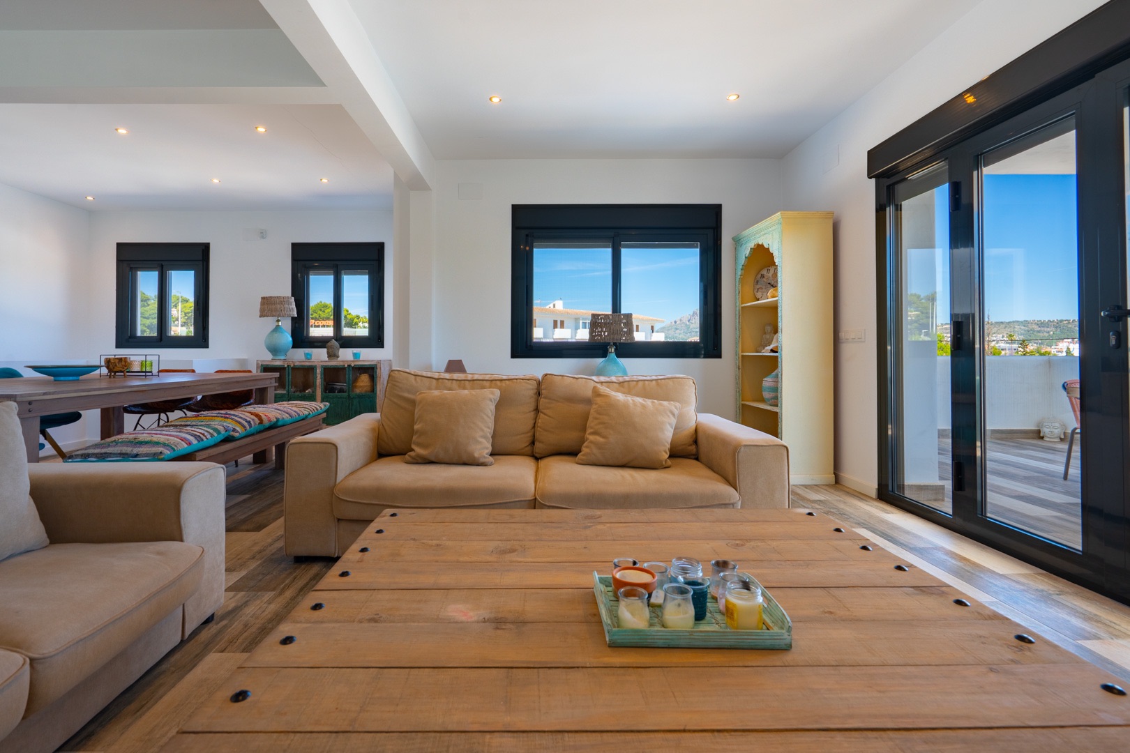 Ibicenco-stijl 6-slaapkamer villa te koop in Javea, dicht bij Arenal