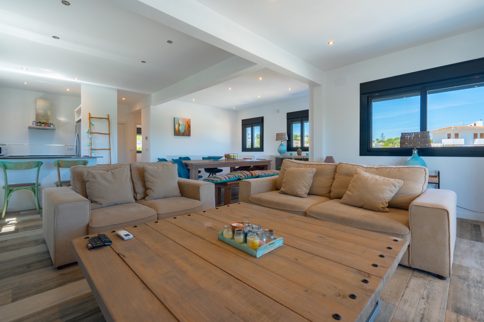 Ibicenco-stijl 6-slaapkamer villa te koop in Javea, dicht bij Arenal