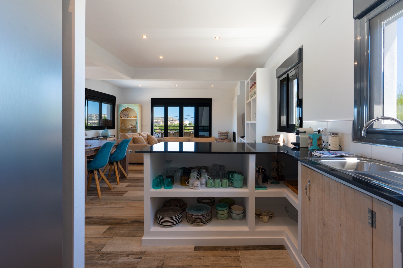 Ibicenco-stijl 6-slaapkamer villa te koop in Javea, dicht bij Arenal