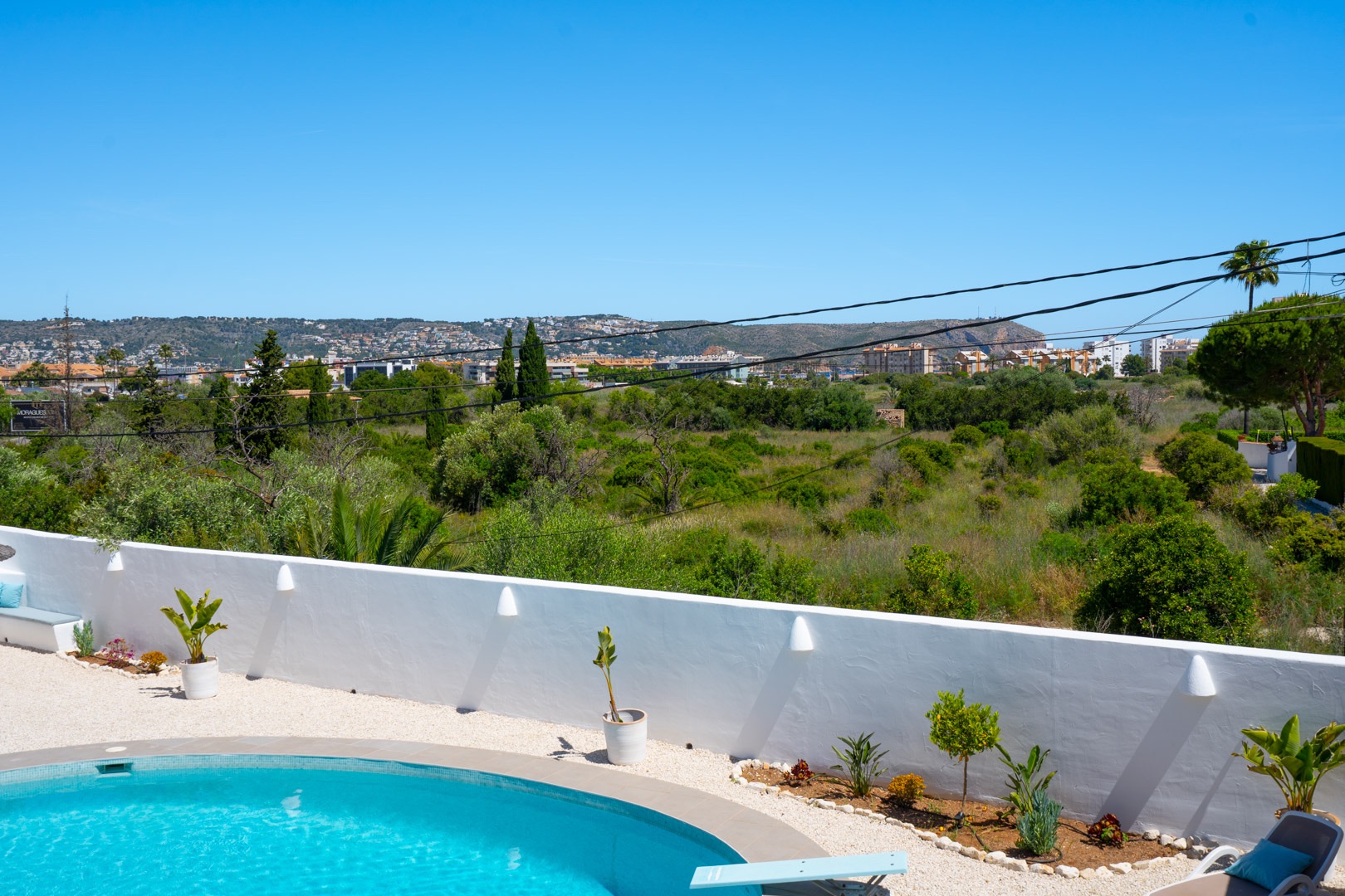 Ibicenco-stijl 6-slaapkamer villa te koop in Javea, dicht bij Arenal