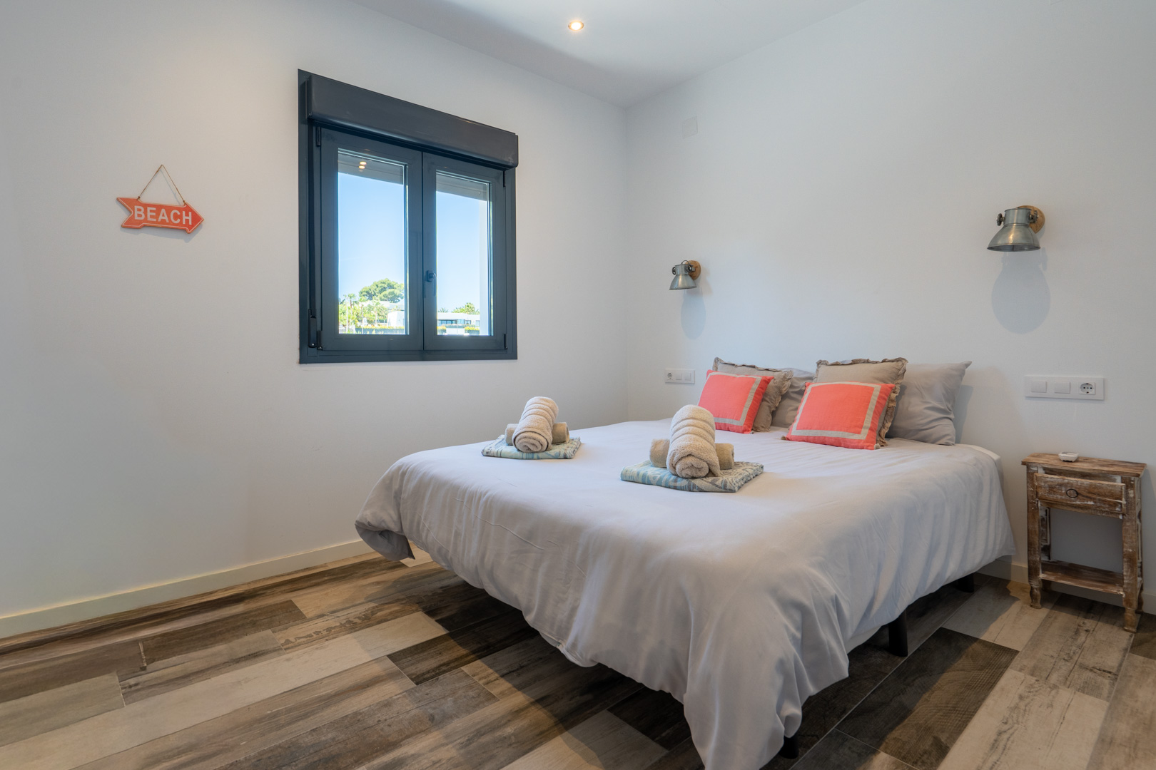 Ibicenco-stijl 6-slaapkamer villa te koop in Javea, dicht bij Arenal