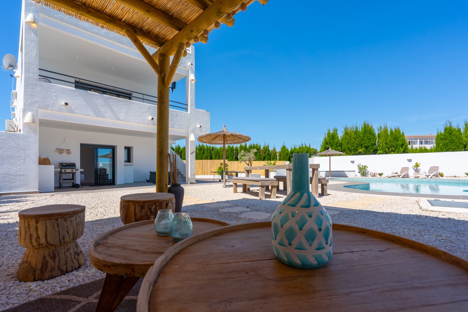 Ibicenco-stijl 6-slaapkamer villa te koop in Javea, dicht bij Arenal