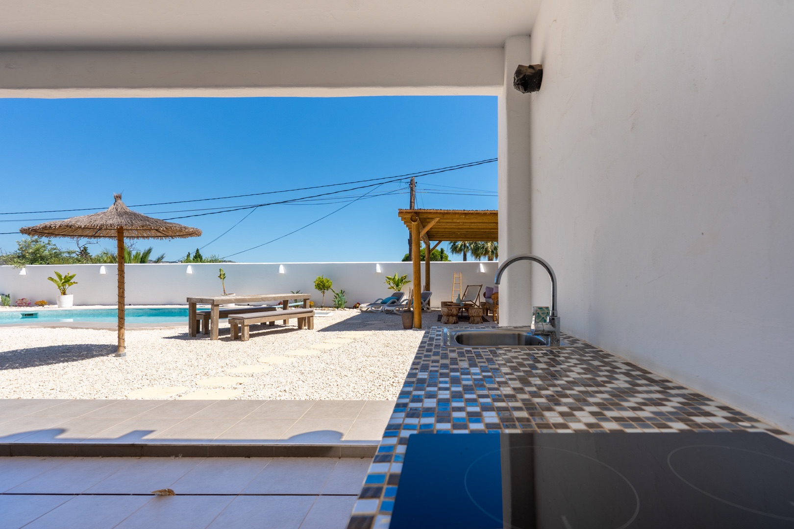 Ibicenco-stijl 6-slaapkamer villa te koop in Javea, dicht bij Arenal