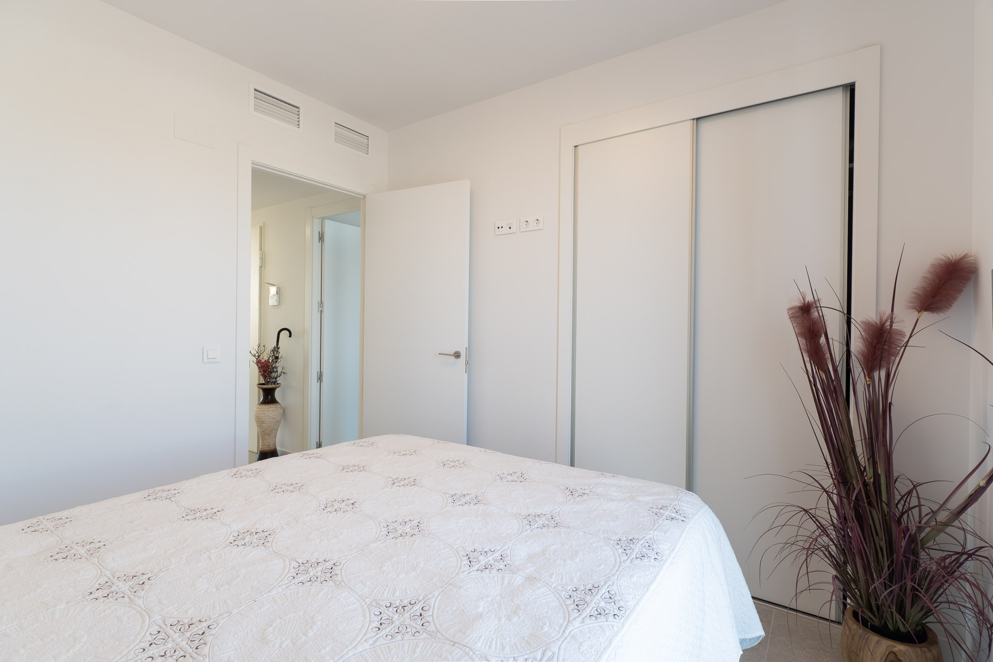Neue 3-Zimmer-Wohnung zu verkaufen in Denia, in der Nähe der Marina.