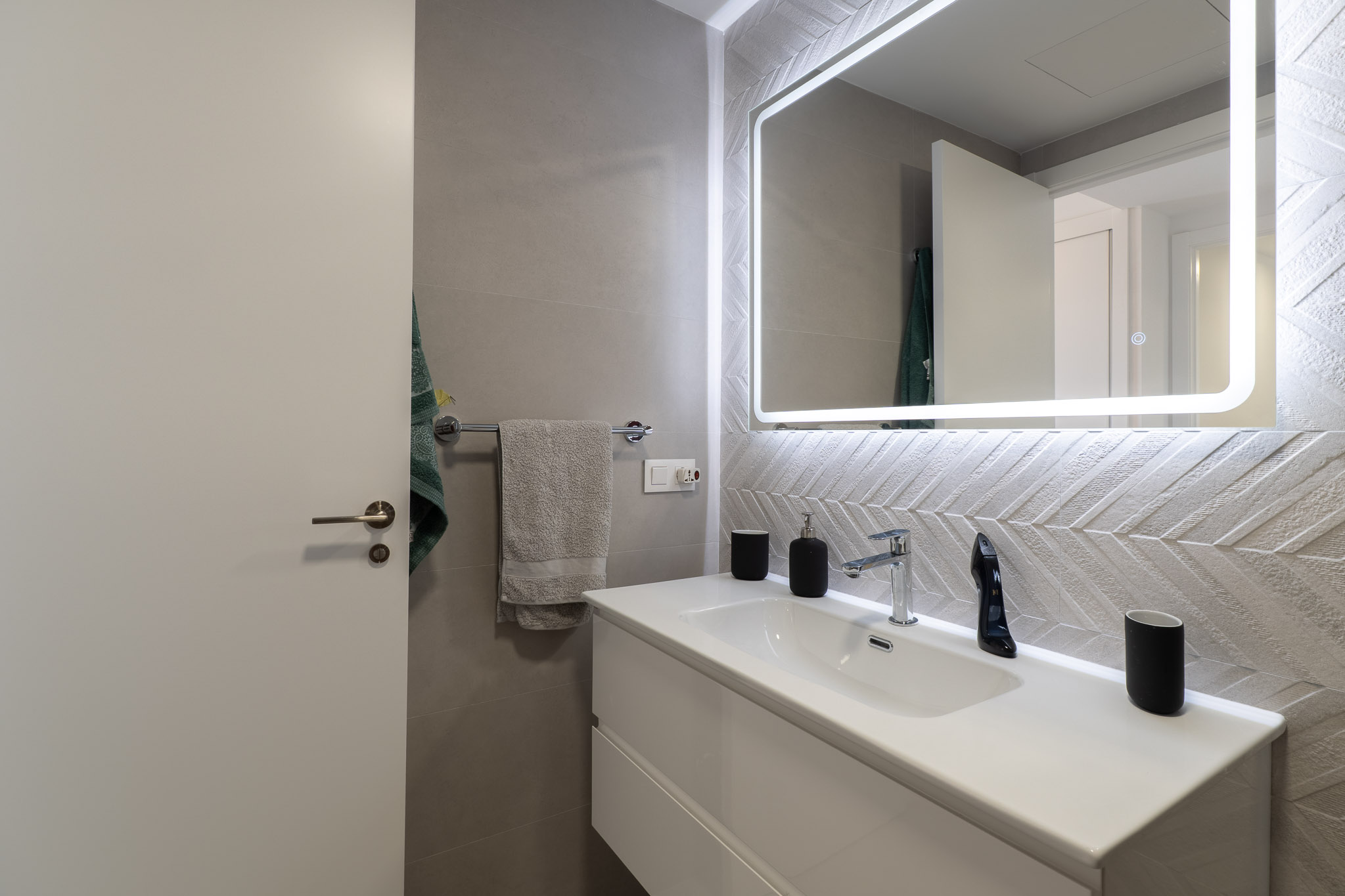 Neue 3-Zimmer-Wohnung zu verkaufen in Denia, in der Nähe der Marina.