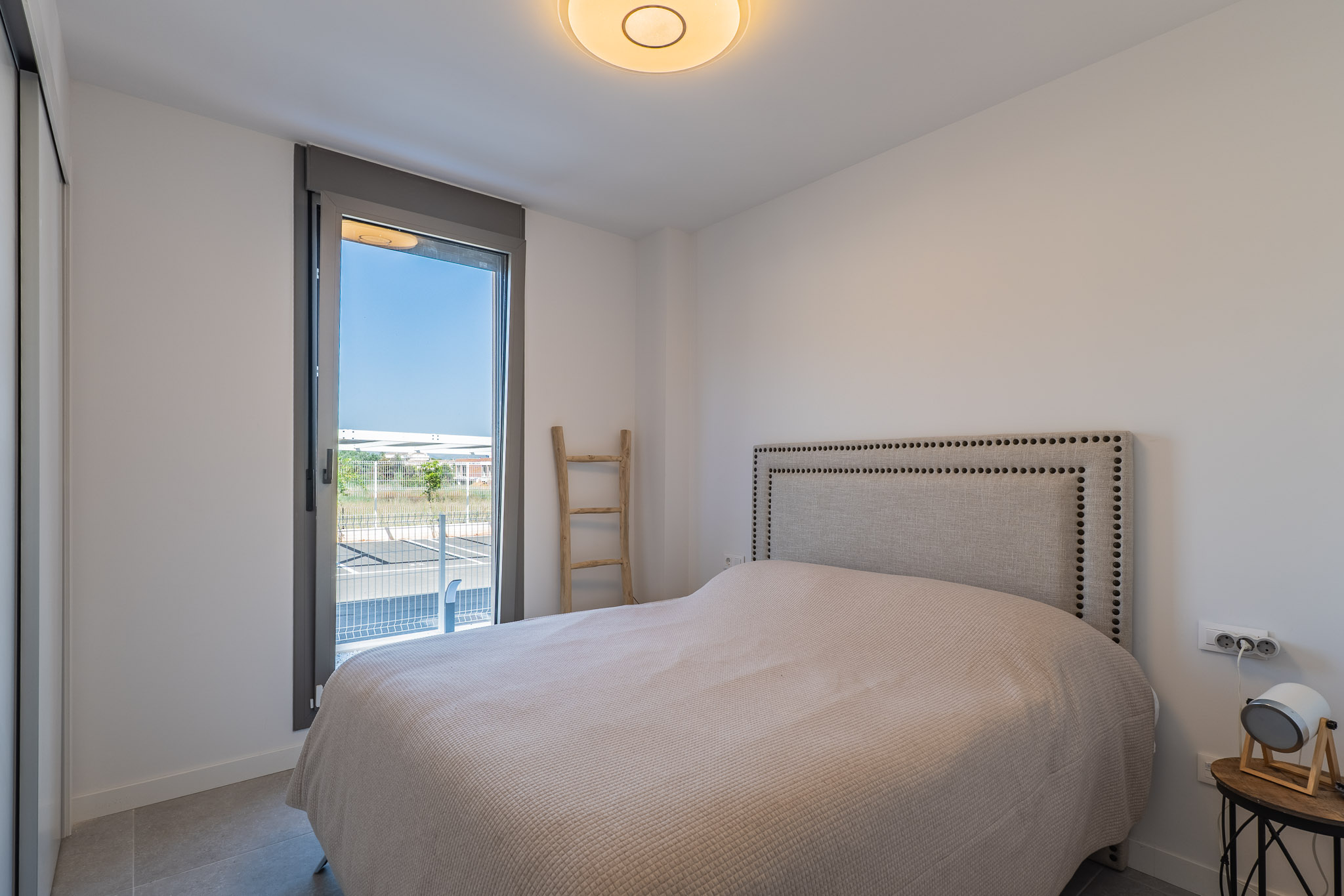 Neue 3-Zimmer-Wohnung zu verkaufen in Denia, in der Nähe der Marina.