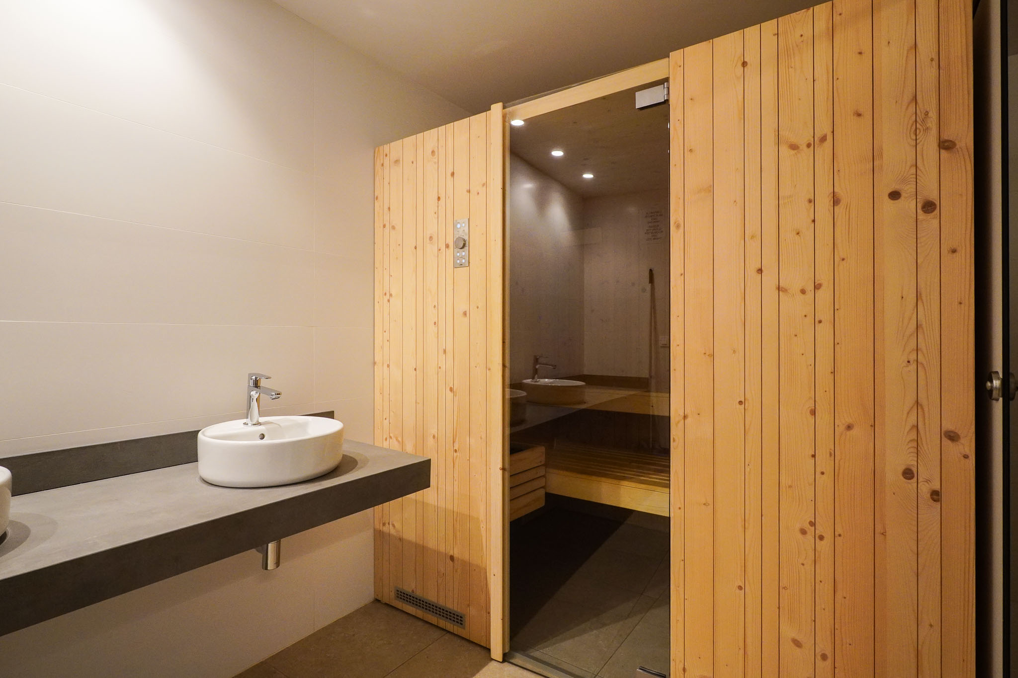 Neue 3-Zimmer-Wohnung zu verkaufen in Denia, in der Nähe der Marina.