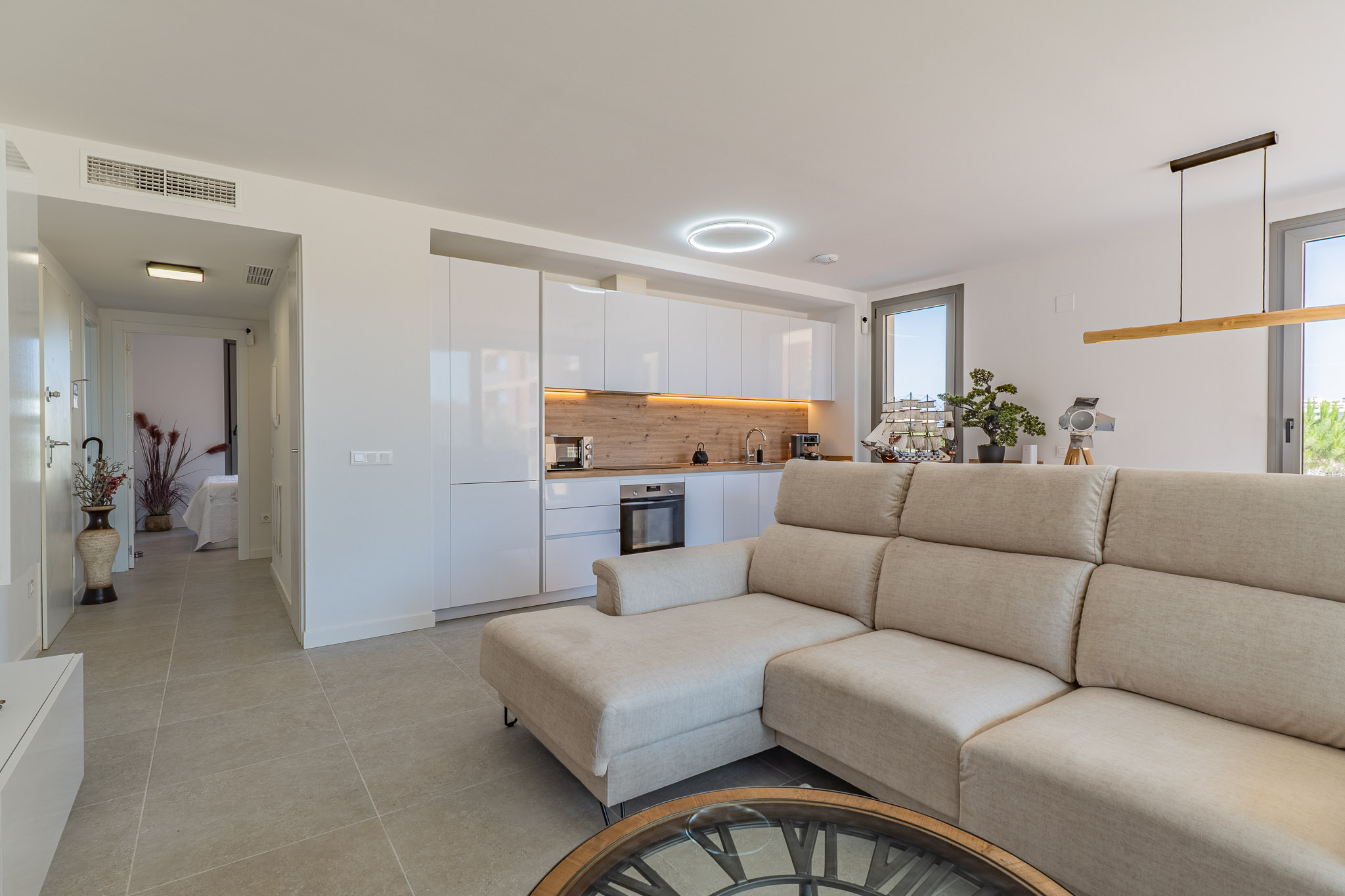 Neue 3-Zimmer-Wohnung zu verkaufen in Denia, in der Nähe der Marina.